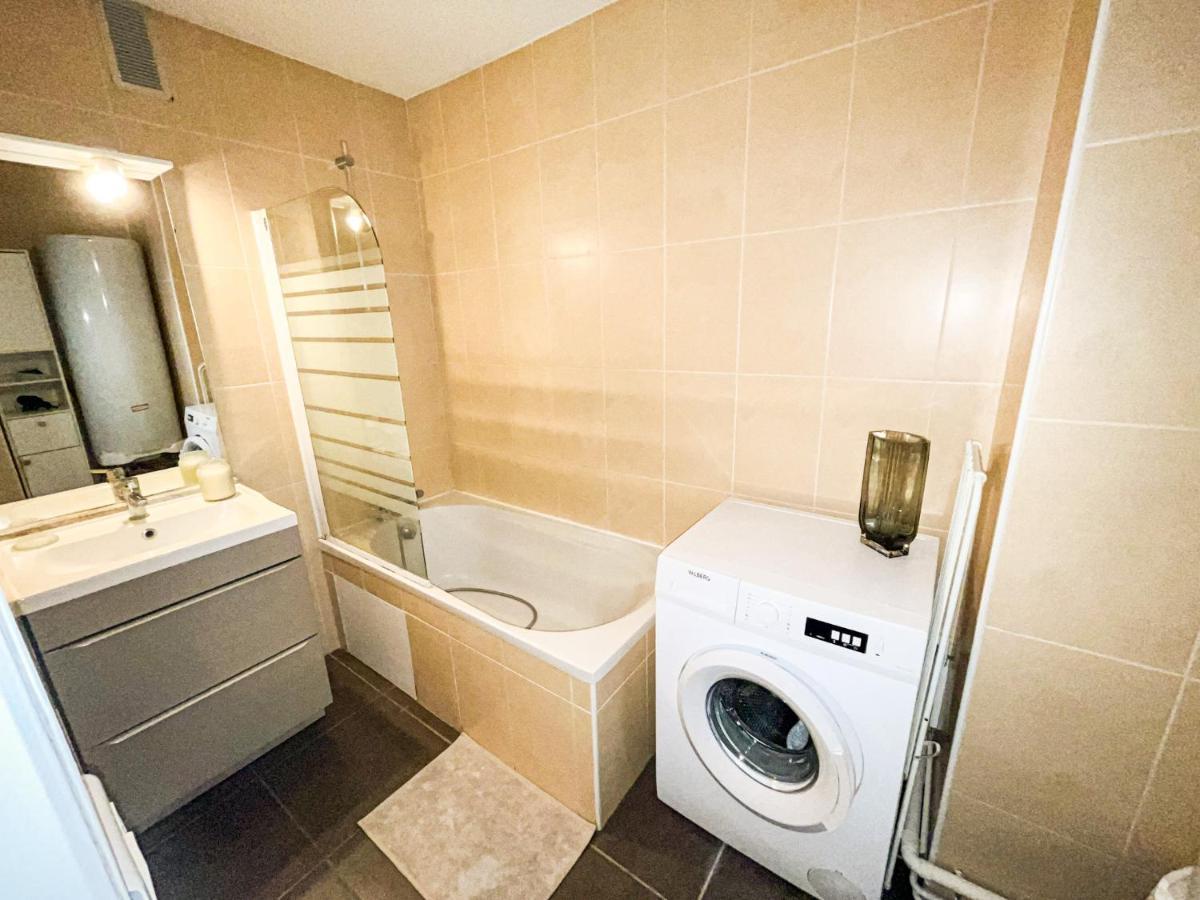 Suite Fanette Vénissieux Extérieur photo